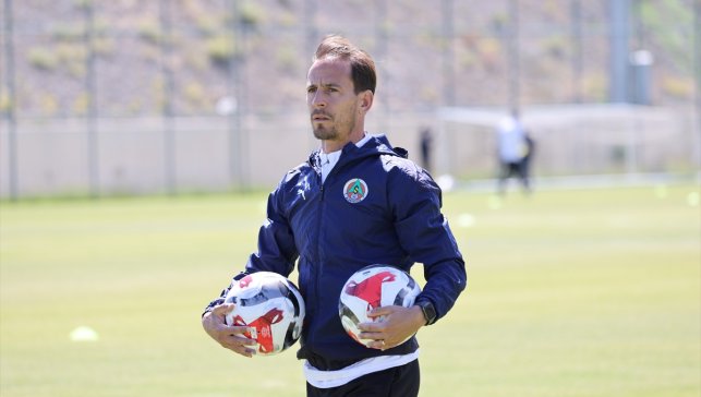 Alanyaspor'un Erzurum kampı başladı