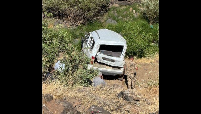 Elazığ'da hafif ticari araç şarampole uçtu: 1 ölü