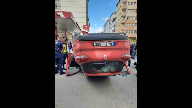 Kars'ta trafik kazası: 3 yaralı