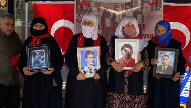 Muşlu annelerin evlat nöbeti devam ediyor