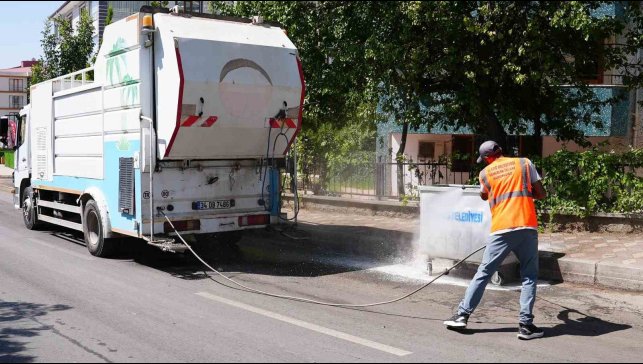 Elazığ Belediyesi'nden Ataşehir Mahallesi'nde kapsamlı temizlik çalışması