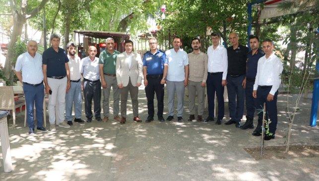 Keban'da tayini çıkan İlçe Emniyet Müdür Vekili Polat için veda yemeği