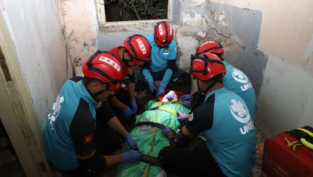 Van'da 125 personelin katılımıyla arama kurtarma tatbikatı yapıldı