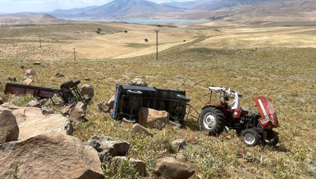 Muş'ta traktörün uçuruma yuvarlanması sonucu 3 kişi yaralandı