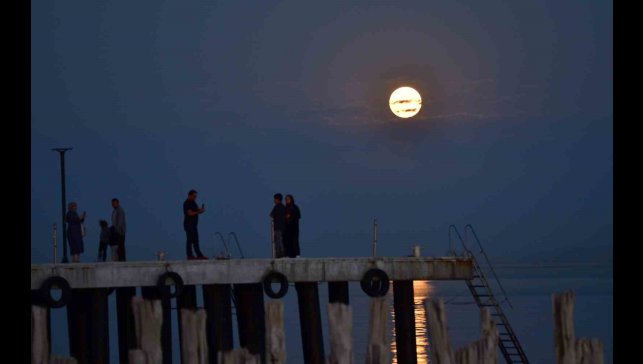 Ahlat'ta dolunay görsel şölen sundu