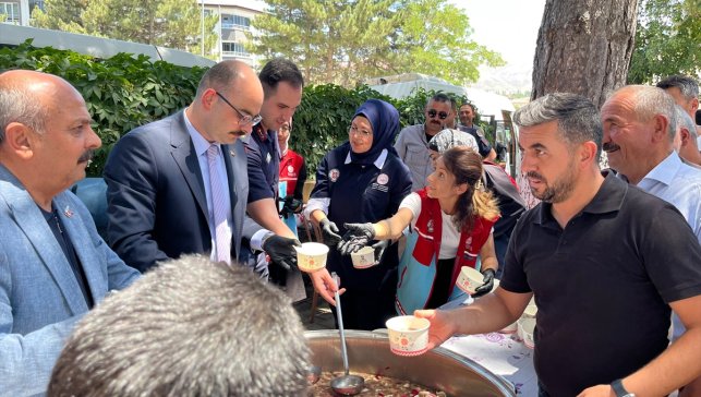 Doğanşehir'de aşure programı düzenlendi