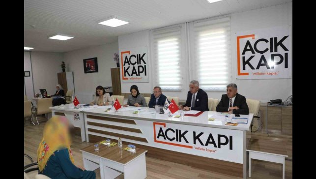 Vali Ziya Polat, Halk Günü Toplantısı'nda vatandaşları dinlendi