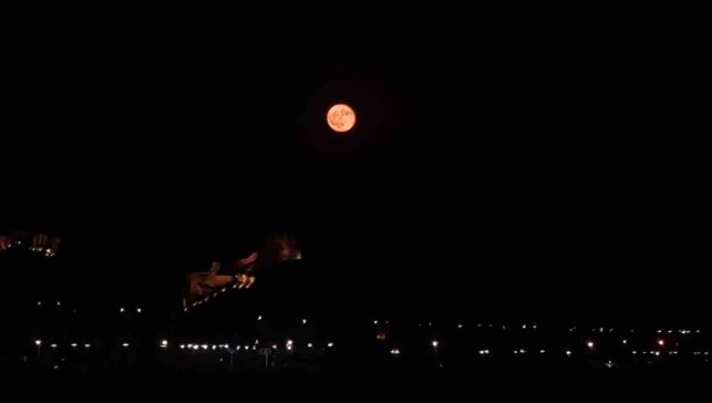 Van Kalesi dolunayda manzarası ile hayran bıraktı