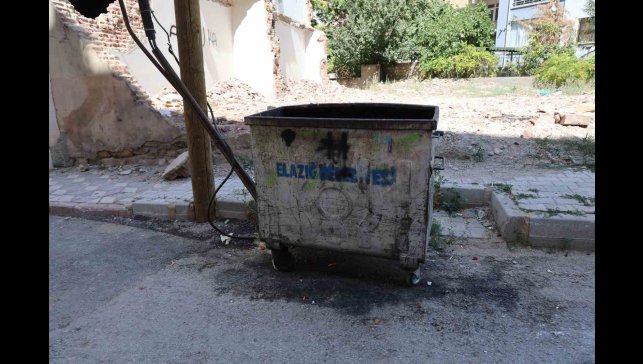 Elazığ'da çöp konteynerinde yeni doğmuş bebek bulundu