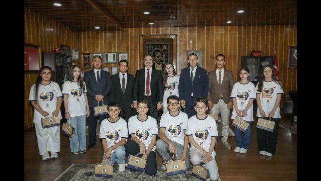 LGS başarısı vakıf okullarında hayat buluyor