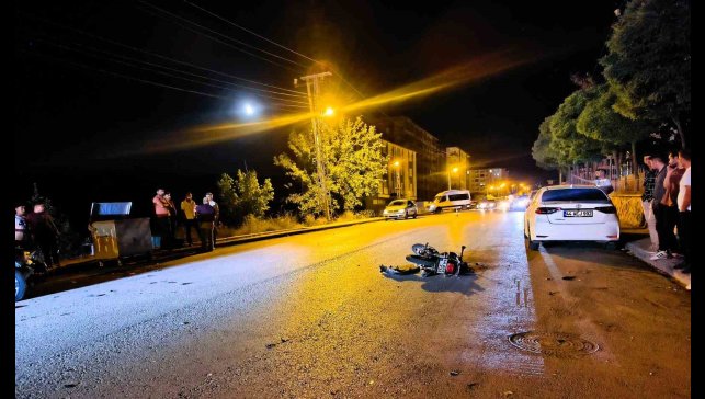 Otomobil ve motosiklet çarpıştı: 1 ölü