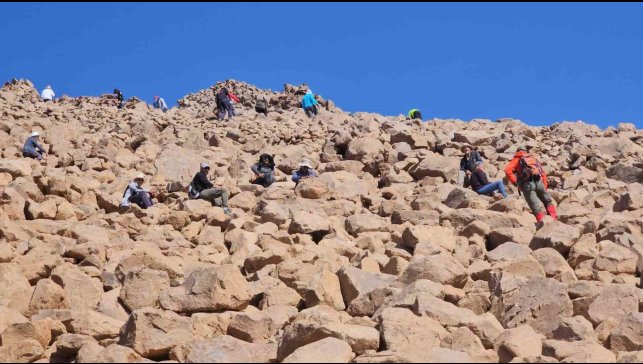 Dağcı Tarık Bünyamin Kaya anısına Süphan Dağı'na tırmanış