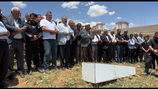 Van'daki silahlı saldırıda hayatını kaybeden Onur Karael toprağa verildi