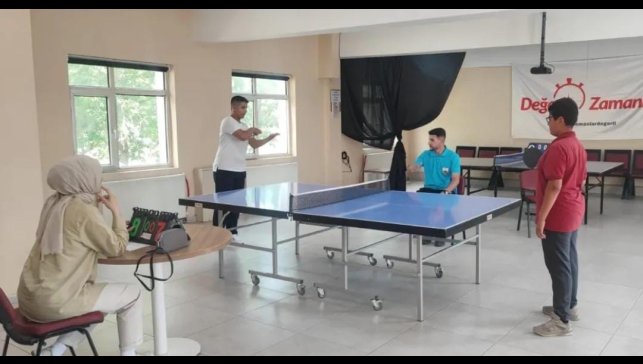 Hamur'da masa tenisi turnuvası yapıldı