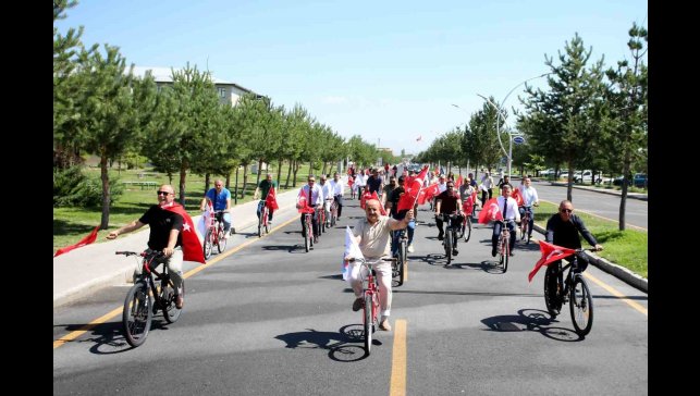 Ağrı'da 15 Temmuz anısına bisiklet turu düzenlendi