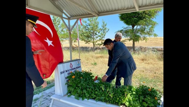 Kaymakam Mahir, Şehit kabirlerini ziyaret etti