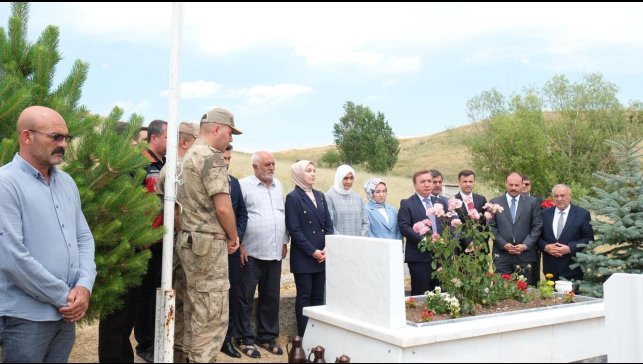 Dualarla şehitler yad edildi