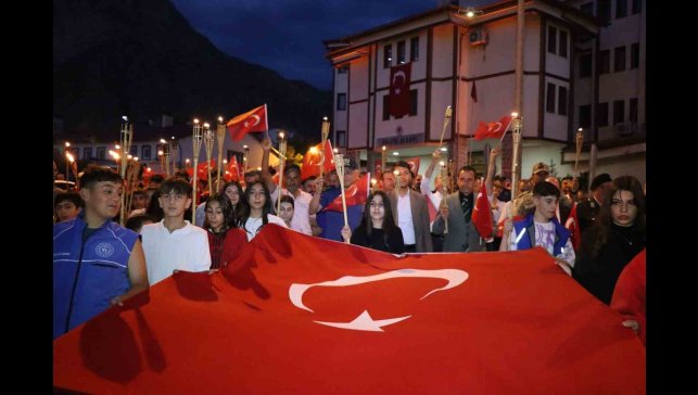 Oltu'da, Millî birlik ve beraberlik yürüyüşü düzenlendi
