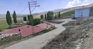 Diyadin köyleri modern yollara kavuşuyor