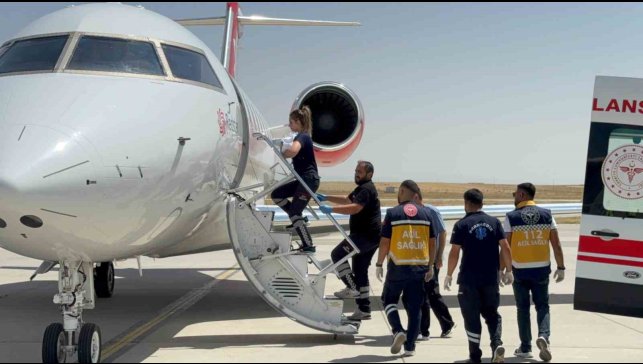 Ağrı'da prematüre doğan bebek, uçak ambulansla sevk edildi