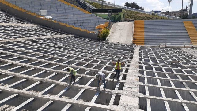 Erzurum'daki kayakla atlama kulelerinin pisti ahşap zemine çevriliyor