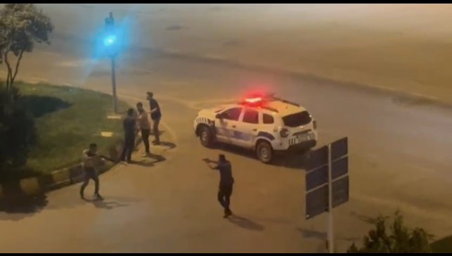 Muş'ta silahlı ve sopalı kavga kamerada: Polis havaya ateş açtı