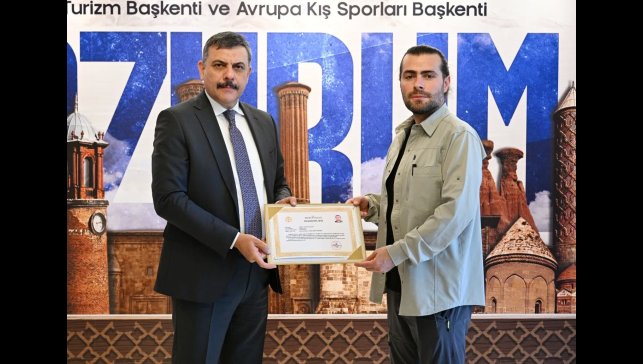 Vali Çiftçi'den vefa örneği