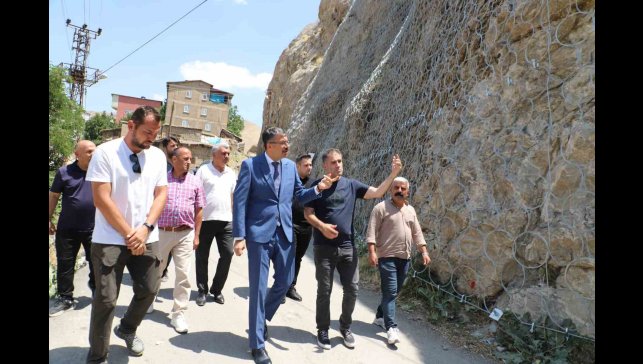 Vali Çelik, Mir Kalesi'ndeki ıslah çalışmalarını denetledi