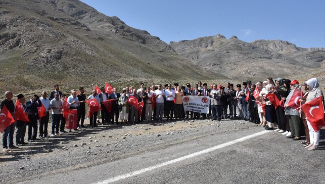 Van'da Sündüz Yaylası'nda şehit edilen 24 kişi için anma tören düzenlendi