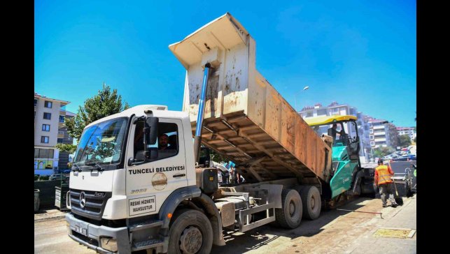 Tunceli merkezde sıcak asfalt serimi yapıldı