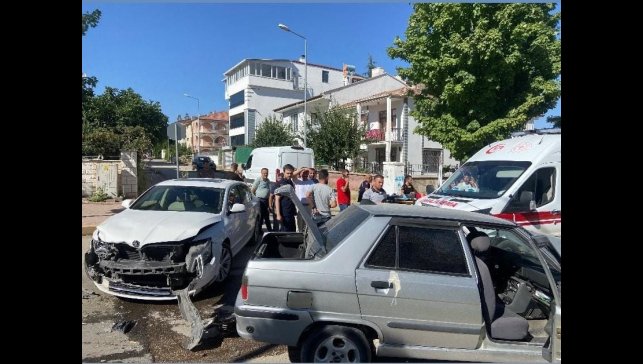 Elazığ'da trafik kazası: 3 yaralı