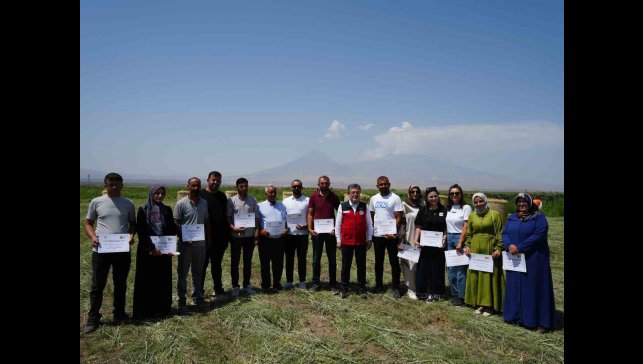 Bakan Yumaklı, Iğdır'da 'Kırsalda Bereket Hayvancılığa Destek Projesi' kapsamında ilk hayvan teslim törenine katıldı