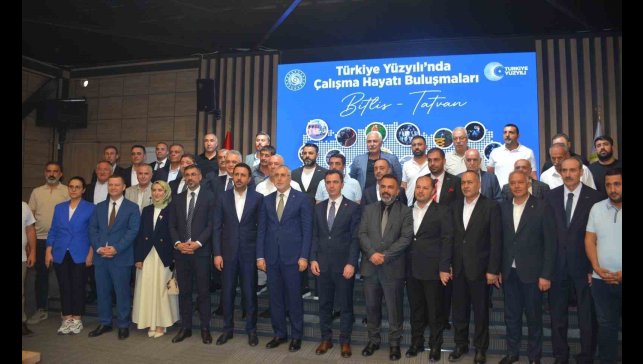 Bakan Işıkhan: "Bugün geleceğe umutla yürüyoruz"