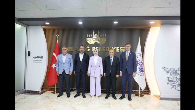 Bakan Göktaş'tan AK Parti İl Başkanlığı ve Elazığ Belediyesine ziyaret