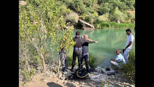Tunceli'de çaya giren iki arkadaştan biri boğuldu, diğeri kurtarıldı