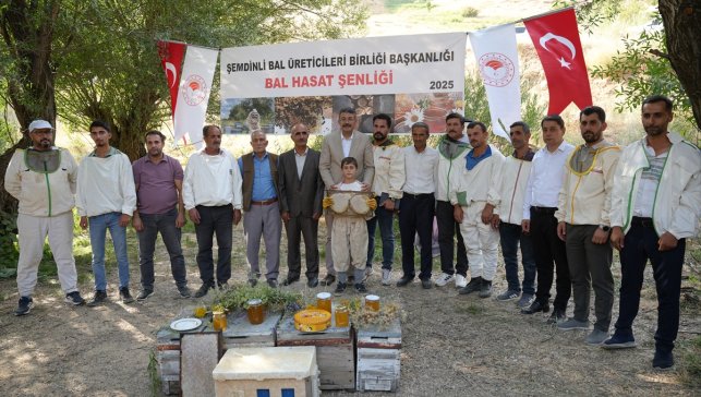 Hakkari'de "Bal Hasat Şenliği" düzenlendi