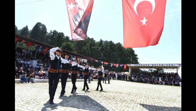 Gurbetçiler festivalde hasret giderdi