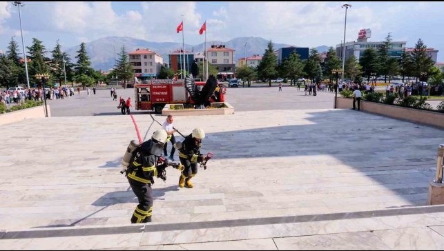 Erzincan'da yangın, kurtarma ve tahliye tatbikatı yapıldı