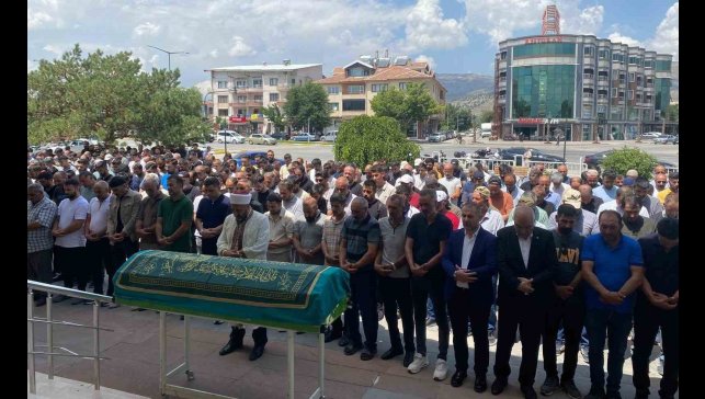 Pülümür Çayı'nda hayatını kaybeden genç Erzincan'da son yolculuğuna uğurlandı