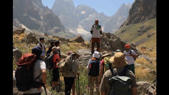 İzmirli dağcılar Cilo-Sat Dağları'nda