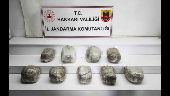 Hakkari'de 14 kilo skunk maddesi ele geçirildi