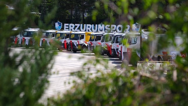 Erzurum Büyükşehir Belediyesi 200 milyon liralık yeni araç filosunu tanıttı