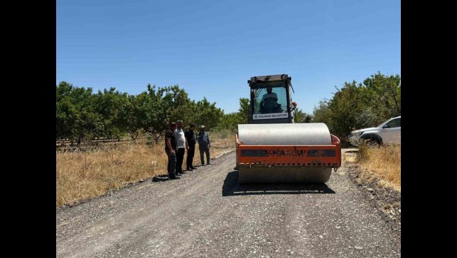 Akçadağ'ın Bahri Mahallesi'nde yollar yenileniyor
