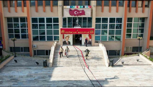 Erzincan'da gerçeği aratmayan yangın tatbikatı yapıldı