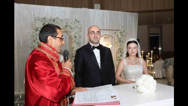 Koyulhisar Kaymakamı Ferhat Salih Ceylan, Oltu'da dünyaevine girdi