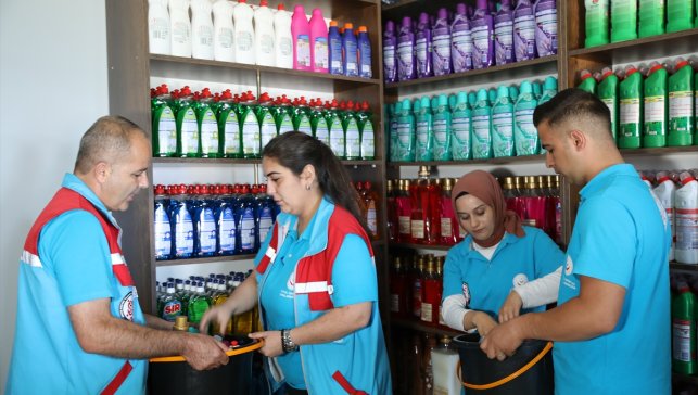 Yardıma koştukları yaşlı ve kimsesizlerin "evlatları" oldular