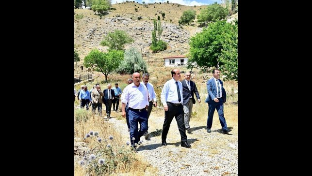 Geçit: "Sorunları ertelemiyoruz, çözüm üretiyoruz"