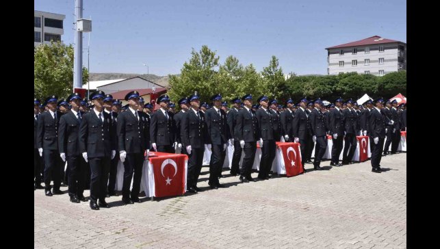 Bitlis POMEM'den 213 yeni polis adayı mezun oldu