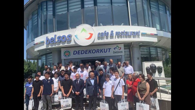 LGS Şampiyonlarına Başkan Sami Er'den özel kutlama