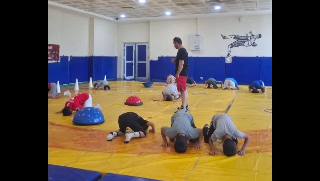 Yaz spor okullarıyla Muş'ta güreş kültürü gençlere aktarılıyor